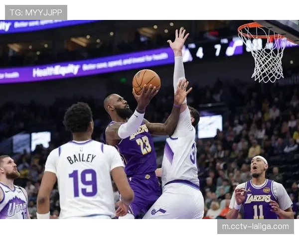 东契奇詹姆斯兼容性问题 湖人进攻发起权分配成战术难题